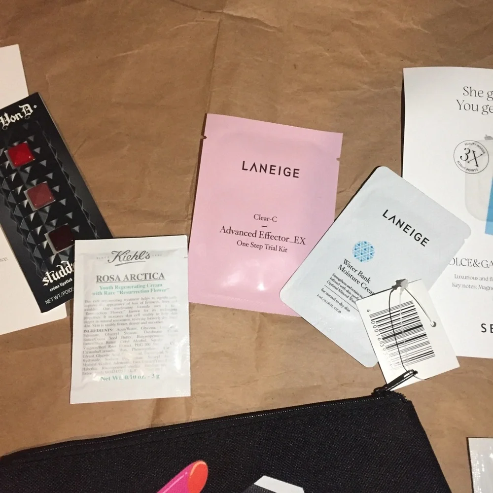 37 pcs beauty samples & Sephora makeup bag